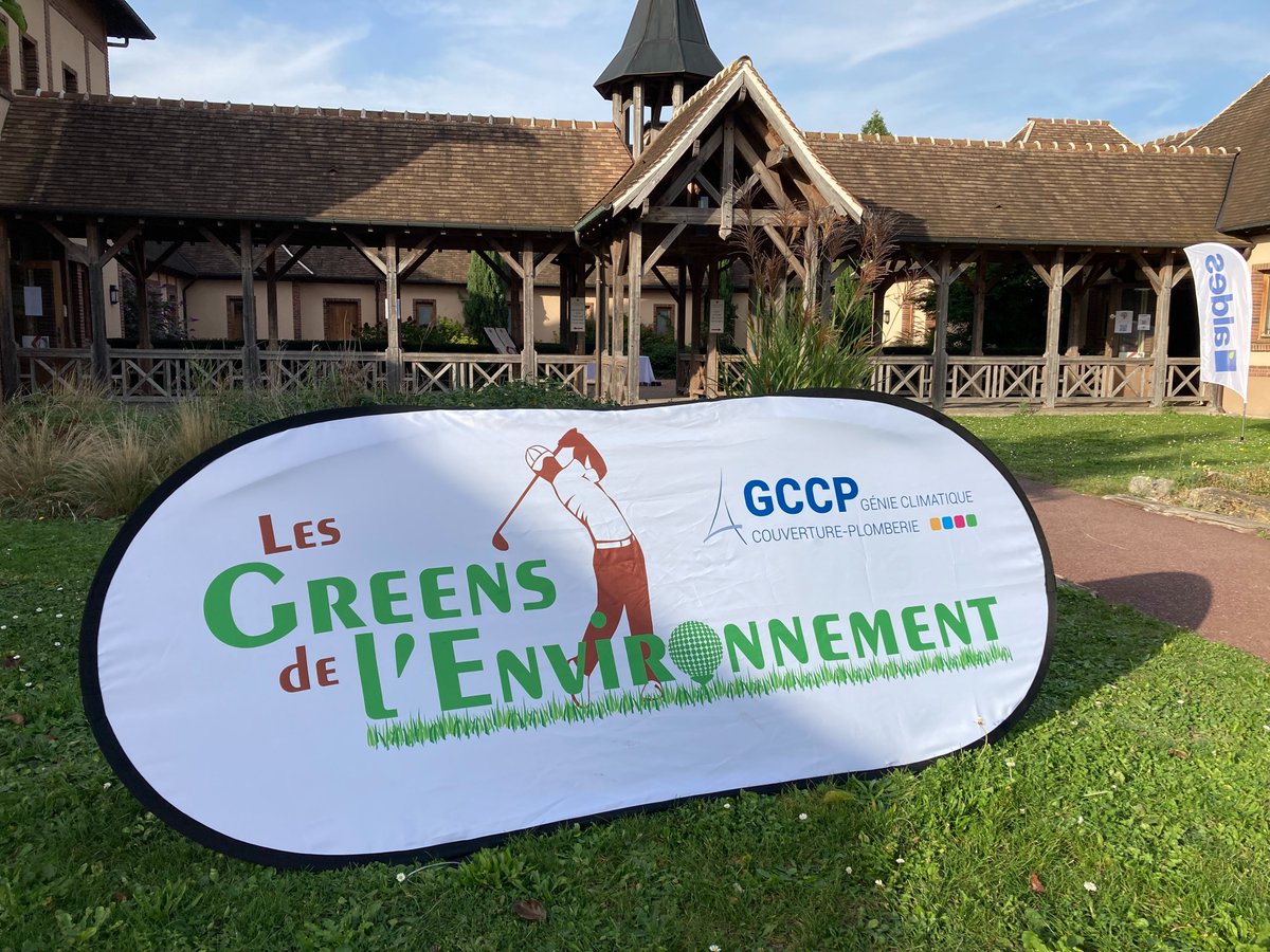 GCCPCOM's tweet photo. Les parcours sous le soleil étaient pleins ce 11 octobre 2023 ! Merci à Eric HERSANT de nous avoir accueillis #GolfParcRobertHersant. Félicitations à Fabien TESSIER #CLIMATER qui a gagné le #GrandprixdeEnvironnement lors des Greens de l'Environnement 2023 ! https://t.co/qak6olCWNc