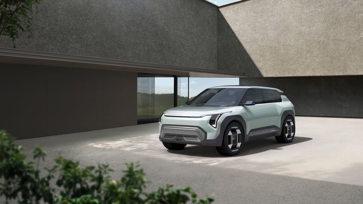 Kia_Worldwide's tweet photo. The Kia EV5, the Kia Concept EV3 and the Kia Concept EV4.

Bold, innovative and unexpected, each of these new additions to our EV lineup are created to accelerate the EV movement.

Check out Kia EV Day to learn more: https://t.co/gBeWruKz3F https://t.co/Fq043SdNVO