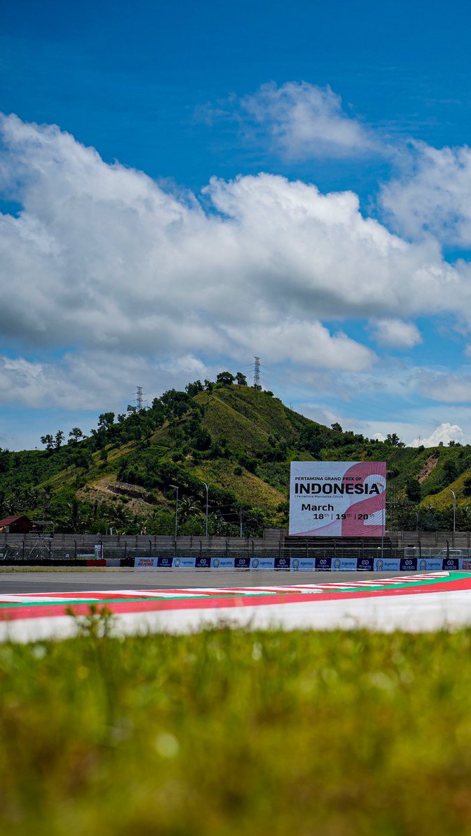 Back in the paradise, Indonesia 🇮🇩

Kami senang berada di sini! 🥰

#MooneyVR46RacingTeam #VR46 #MotoGP