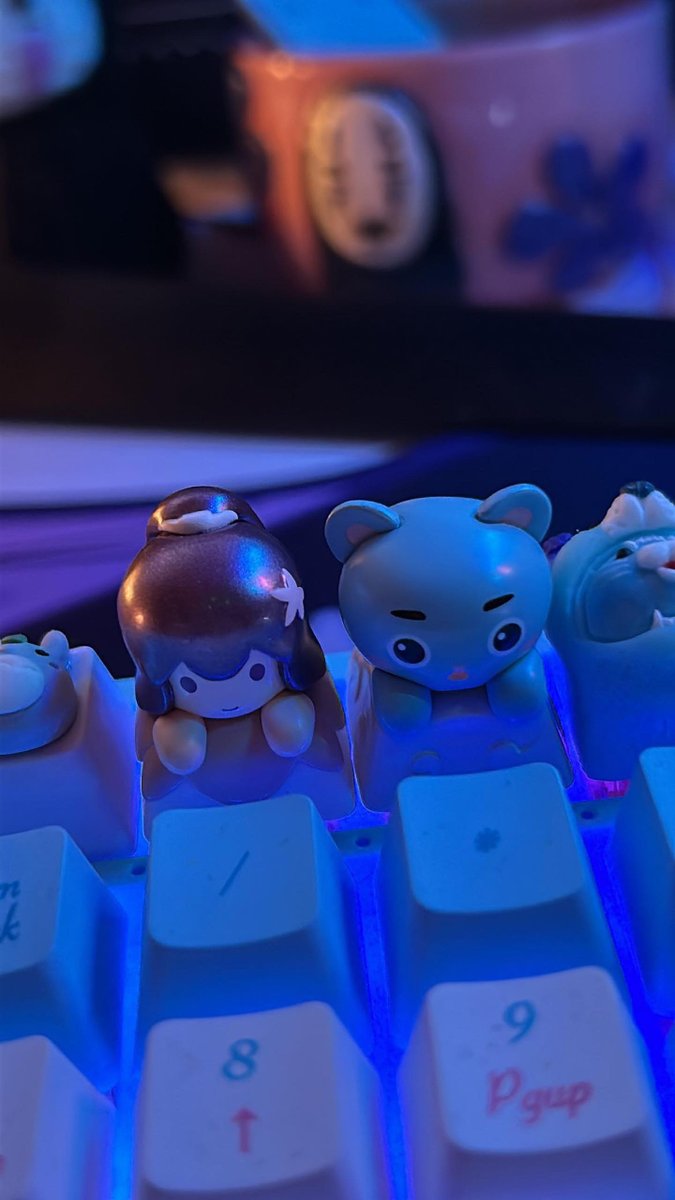 YestonOfficial's tweet photo. The little stuff will decorates your mood wonderful⌨️
Share your keycaps with me🙌
.
#yeston #zomoplus #graphicscard #videocard #mechanicalkeyboard #kekcap #sakurakeycap #anime #kawaii #sakura #blindbox #blindboxes https://t.co/DwGI6Y1C8C