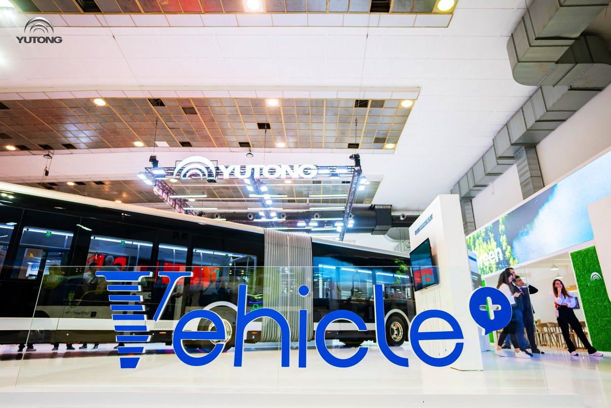 YutongGlobal's tweet photo. Vehicle+ITS can provide one-stop solutions for the operation of bus fleets, school bus fleets and intelligent driving fleets to improve vehicle operational efficiency and enhance passenger comfort.
#YutongatBusworld #ThinkEcoMoveGreen #MoveGreenAction #Busworld2023 #emobiliy https://t.co/k3iUW7ltAP