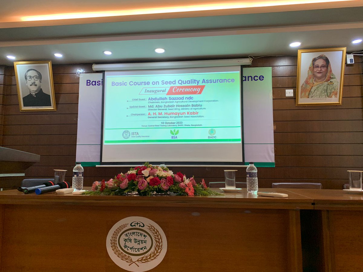 ISTAseedtesting's tweet photo. Just happening: @ISTAseedtesting basic course on #seedquality Assurance in Dhaka 🇧🇩.
About 30 participants learn about #seetedting and quality requirements.
#ISTA trainers are @PaladaFlorina Joēl #Lechappe & Craig #McGill
#seedtest https://t.co/uT1gC4KNdK