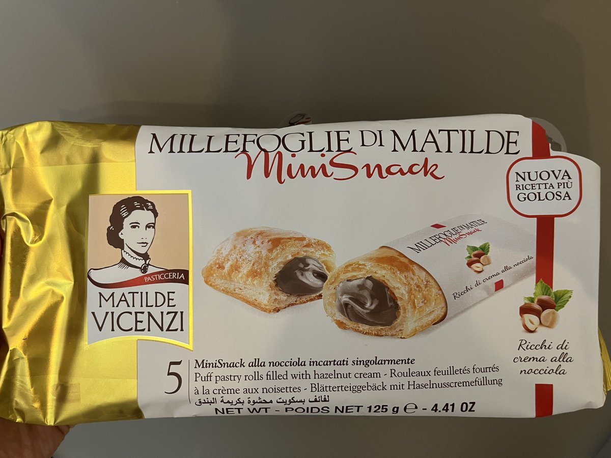 min_singapore's tweet photo. 大人用リッチパイの実って感じがして美味しい!!イタリアのお菓子のようです👀
#matildevicenzi https://t.co/i6PqqzA3K9