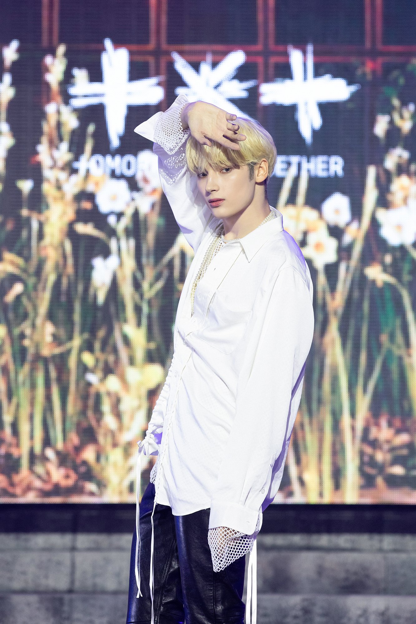 F8OO3_0awAAoMT_?format=jpg&name=large