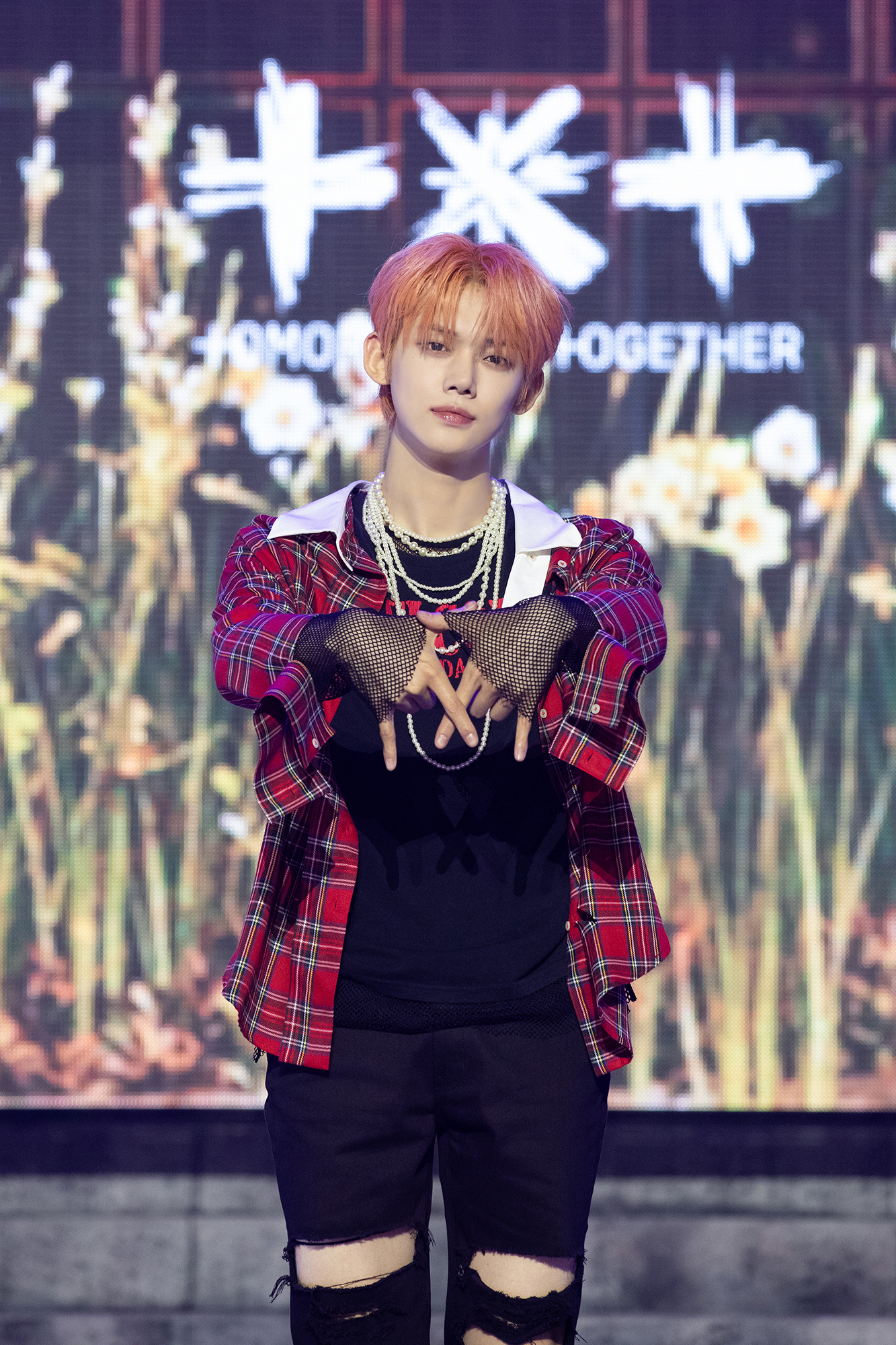 F8OOpR9bcAAInFC?format=jpg&name=large