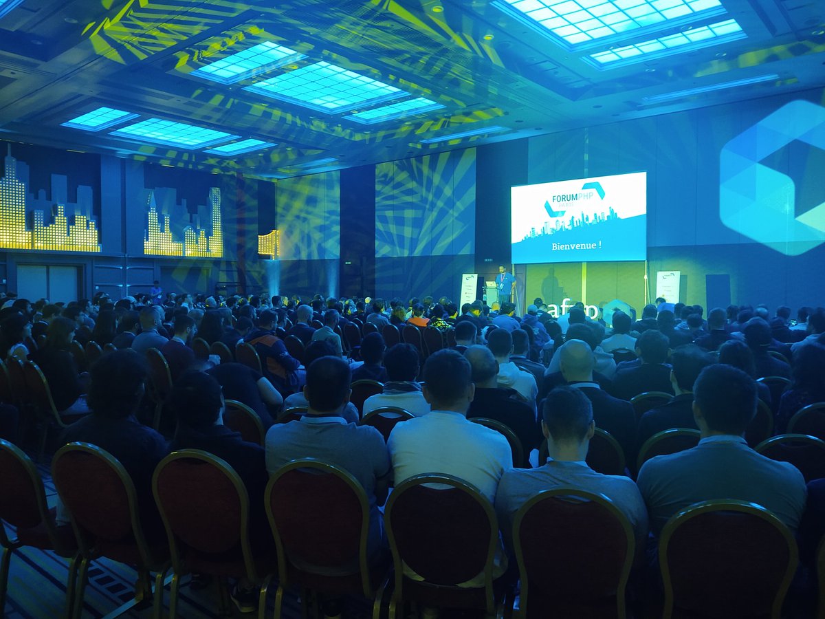 GromNaN's tweet image. Ouverture du #ForumPHP 2023. Beaucoup de beau monde ici.