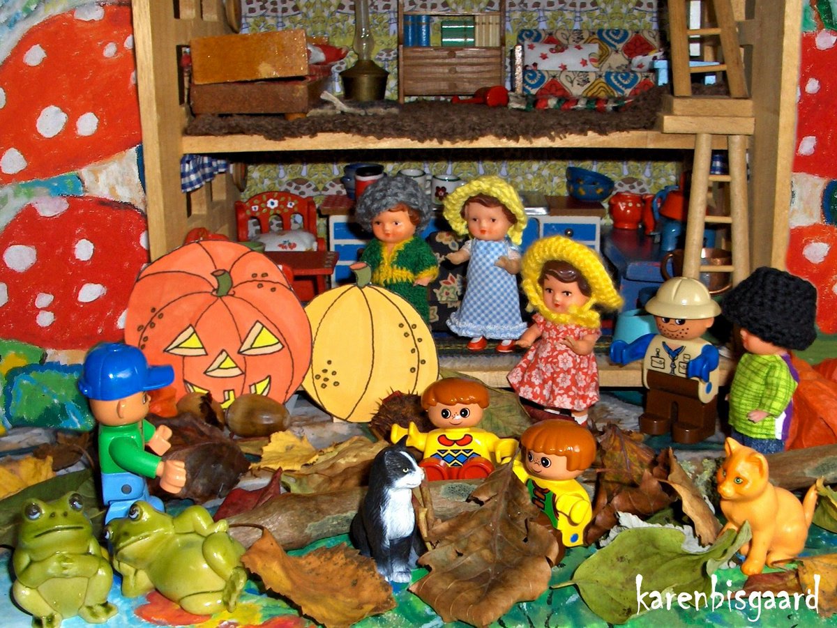 KarenBisgaard1's tweet photo. https://t.co/m6pTlCTcy1
#Halloween #pumpkins #dolldisplay #aridolls #dollstory #dolltale https://t.co/5EQrrWEjKJ