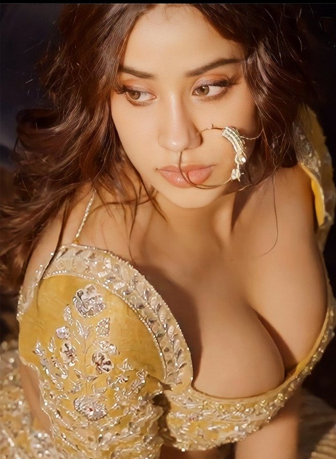 F8OPs74aUAAUkQA?format=jpg&name=900x900