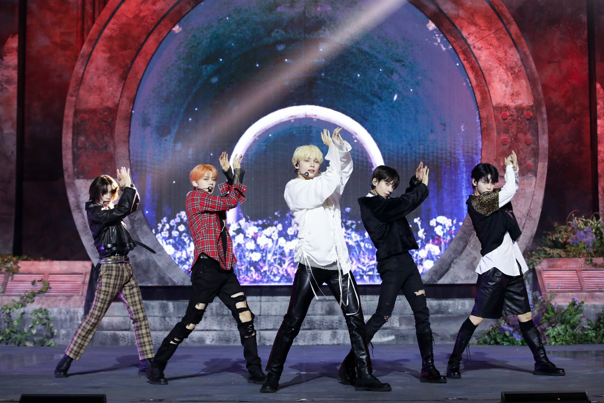 F8OQ5i6asAApMiF?format=jpg&name=large