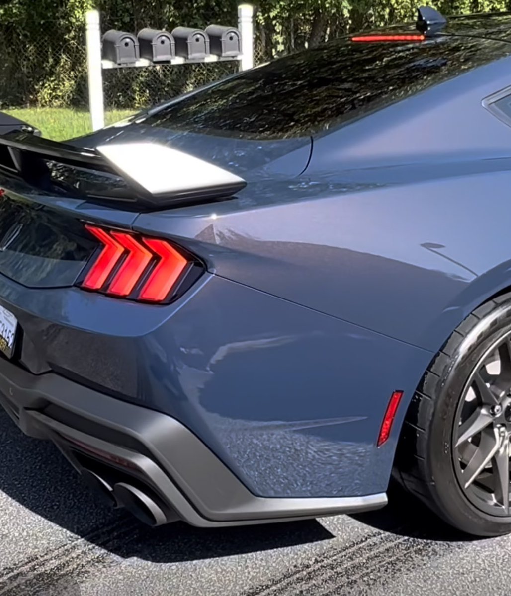 ScheckyTech's tweet image. 2024 Blue Ember Dark Horse Mustang!
instagram.com/reel/CyHcj_sLh…