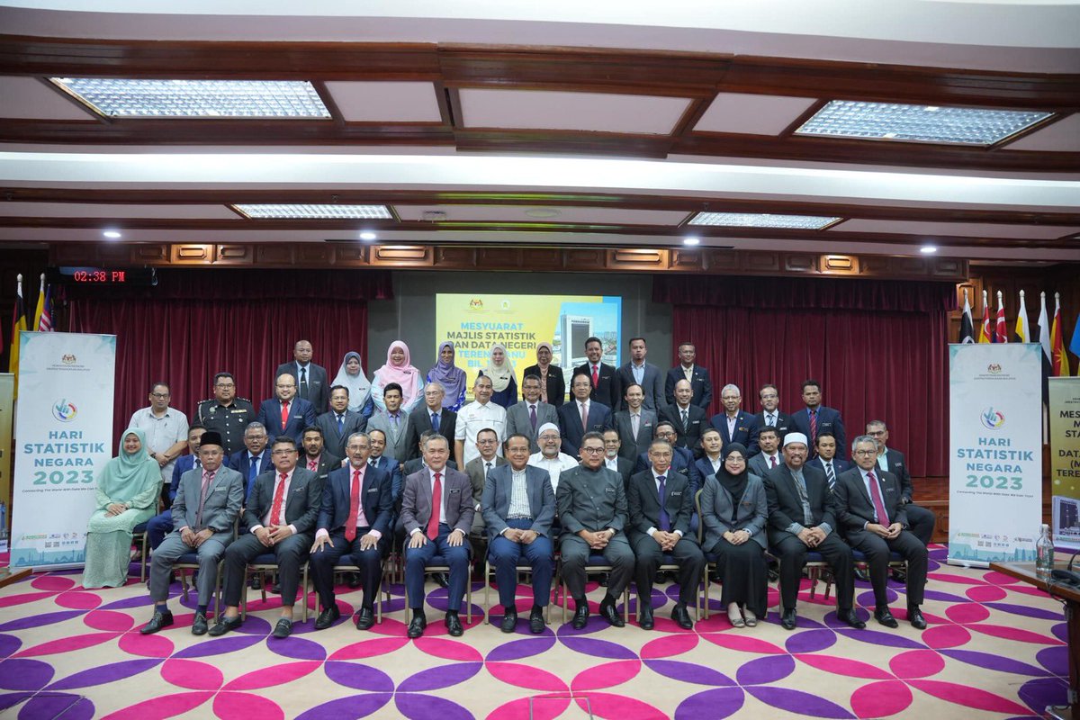 ustsaifulbahri's tweet photo. Penubuhan Majlis Statistik dan Data Negara (MSDNg) dan Majlis Statistik Data Daerah (MSDD) di setiap negeri.

Inisiatif ini penting dalam memastikan pemantauan, pengumpulan, dan analisis data statistik berjalan dengan lancar di seluruh negara. https://t.co/SiyIMQAy7V