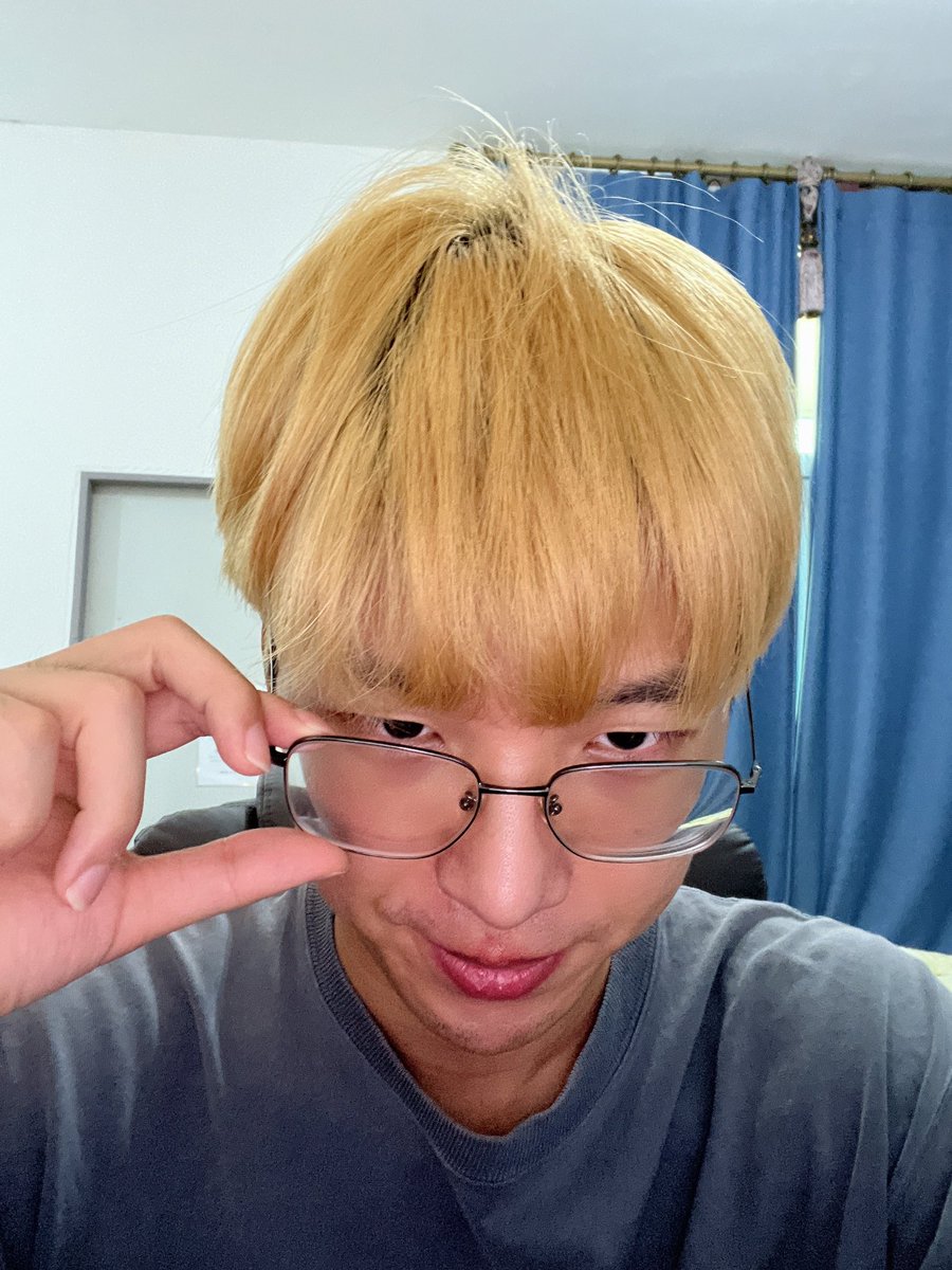 jongbum0317's tweet photo. 오랜만에 집에 있으니까 얼마나 좋아 이게. https://t.co/zb2db3XhxM