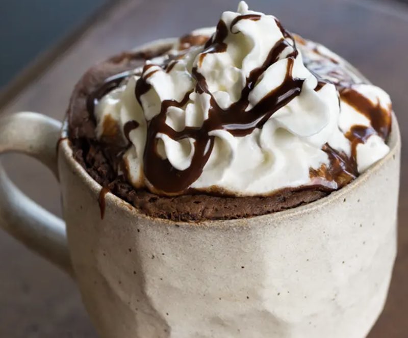 schmoozequeen's tweet photo. 8 Microwaveable #Vegan Mug Cakes:
From Funfetti to Red Velvet
#MugCakes #Microwaveable #Plantbased #cake
https://t.co/KOKonpGZqf via @VegNews https://t.co/arP76cNG1W