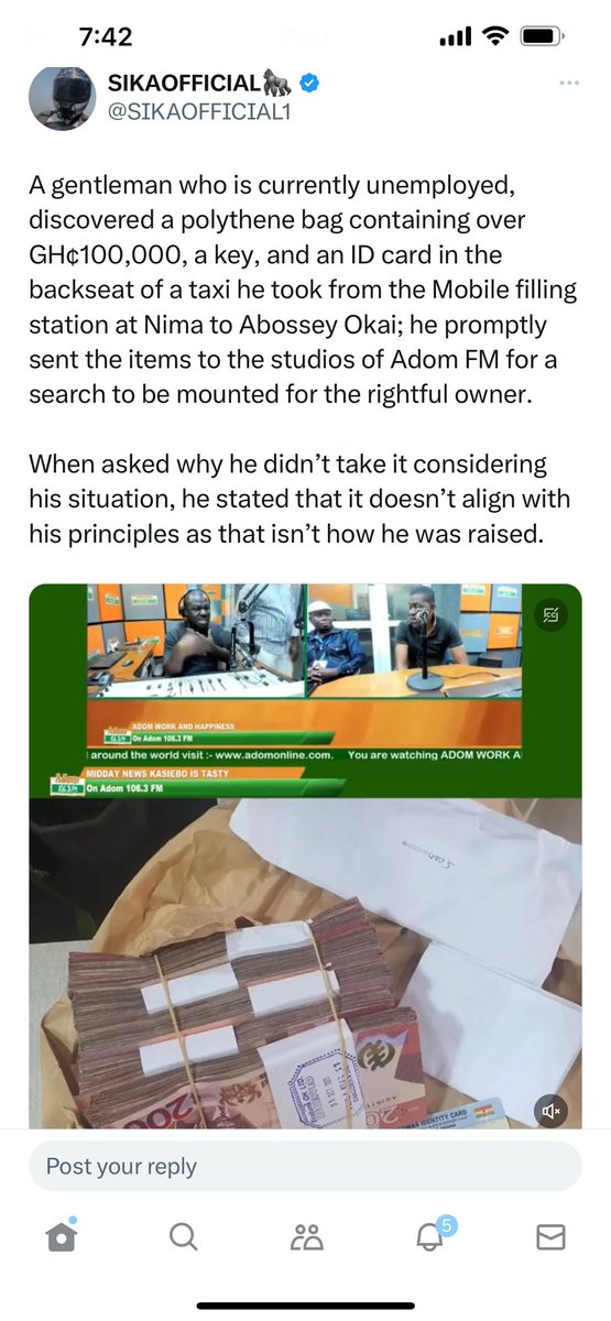 BansahRy's tweet photo. What would you do if you were the young unemployed person who found the money? https://t.co/hpyzvIBQxj