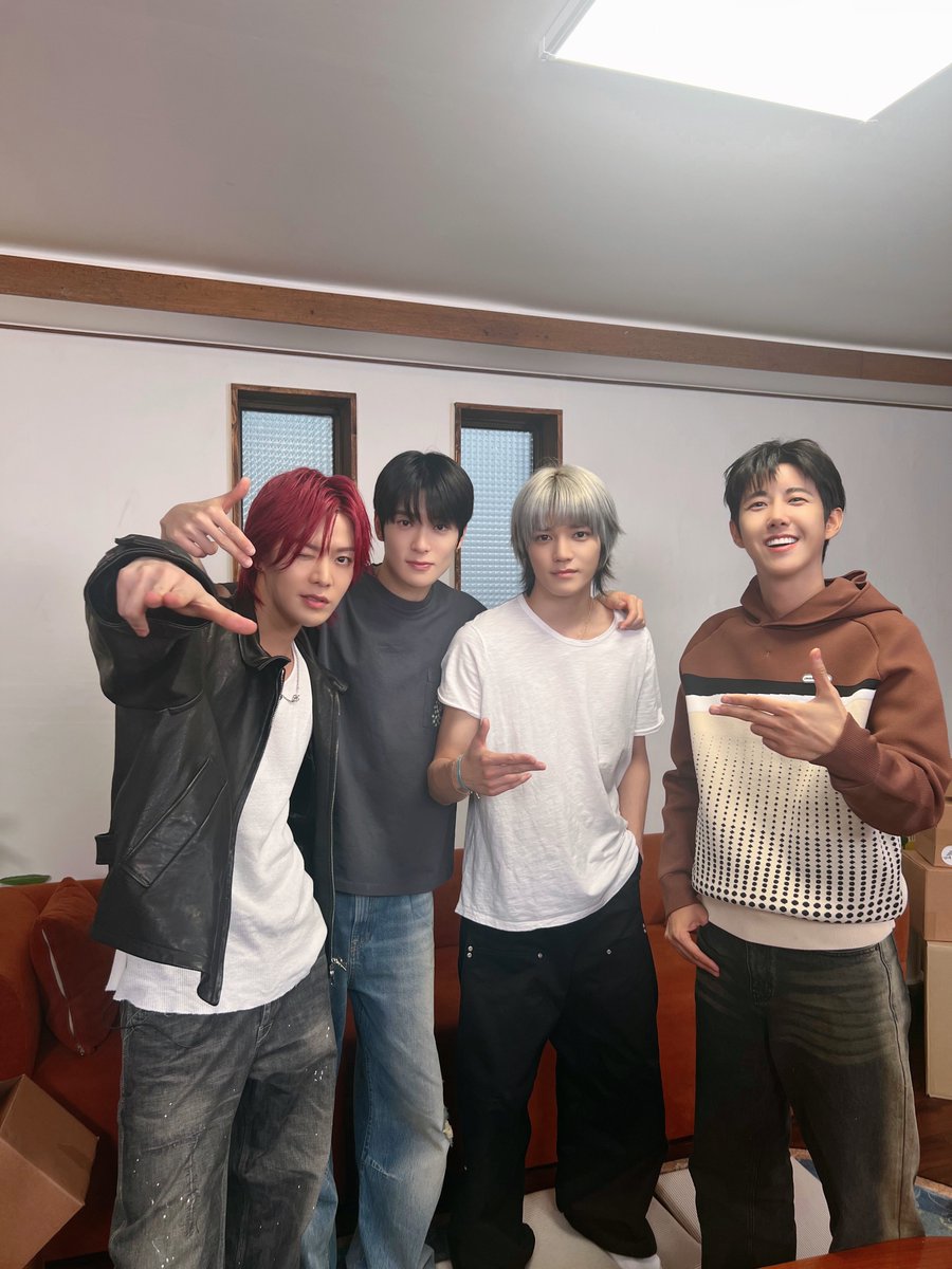 NCTsmtown_127's tweet photo. 🍒🍑🌹🏡💚

#NCT127 #FactCheck #不可思議
#NCT127_FactCheck
#NCT127_FactCheck_불가사의
#FactCheck_불가사의_不可思議
#가내조공업 https://t.co/s4dsLAwQ8n