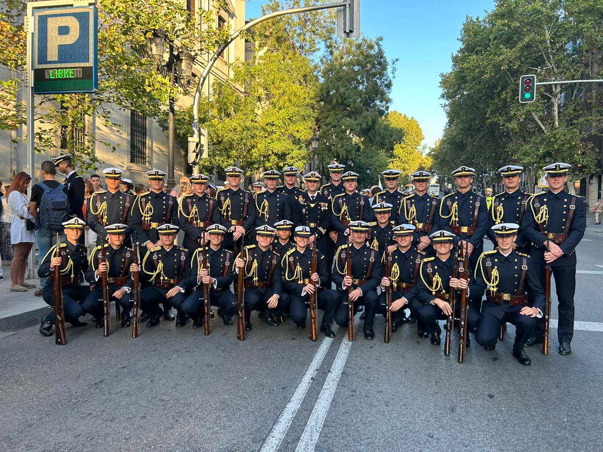Armada_esp's tweet photo. ¡Feliz Día de la Fiesta Nacional!
Nuestros alumnos de la #EscuelaNavalMilitar ya están en el Paseo del Prado esperando ilusionados el comienzo del desfile.

🇪🇸🇪🇸#OrgullososDeSerEspañoles 🇪🇸🇪🇸
#DFN23

#SomosLaArmada🇪🇦⚓️ https://t.co/ftysrNlCMg