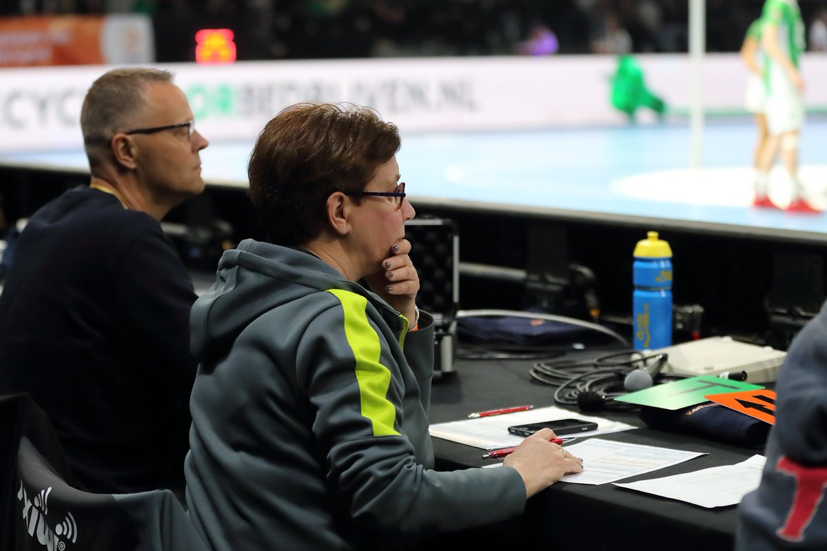 Korfbalverbond's tweet image. Wil jij je laten (bij)scholen tot juryvoorzitter? Neem dan deel aan een online sessie op 26 of 30 oktober om 19.00 uur. Het certificaat ‘Juryvoorzitter’ wordt na deelname toegevoegd in Sportlink. Meer: bit.ly/3tpkZUd

Foto: Gertrude de Vries, Korfbalfoto.nl