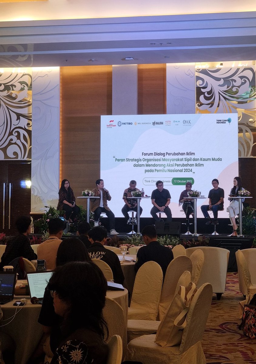 kotakitaorg's tweet photo. Young people in Indonesia are increasingly more vocal about climate issues. But are these aspirations heard?

We're now joining a discussion on the role of young people in mainstreaming climate change issues ahead of the 2024 Indonesian election! https://t.co/py2VTqd5Kr