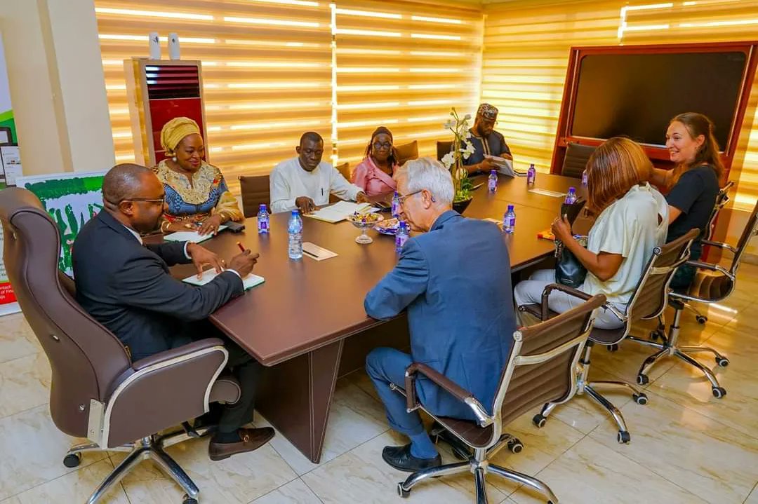 SekpeDaughter7's tweet photo. Yesterday, @BTOofficial had the privilege of hosting His Excellency, Wouter Plomp, the Ambassador of the Netherlands to Nigeria. - Hon Olubunmi Tunji-Ojo

#SpotLightOnBTO https://t.co/b9jvEq7hb4