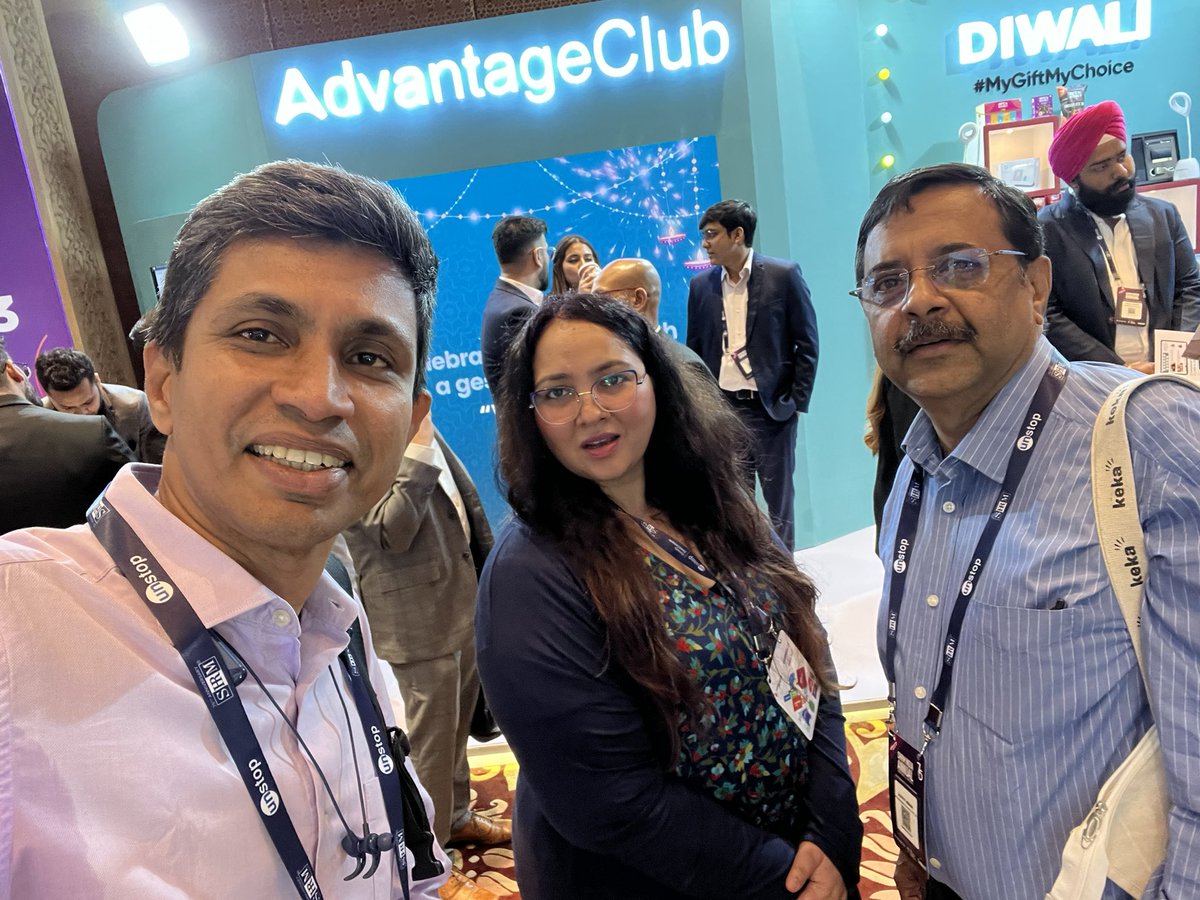 anisharavind's tweet photo. Catching up with #SHRMIAC23 exposition halls - yes there are more than one this time, thanks to @SHRMindia - #selfie time with @achyutmenon @shweta_hr #FriendsOfSHRM https://t.co/PDApnSRCFw