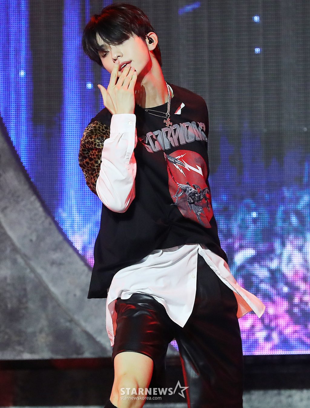 F8OSOrjbkAAA7xt?format=jpg&name=large