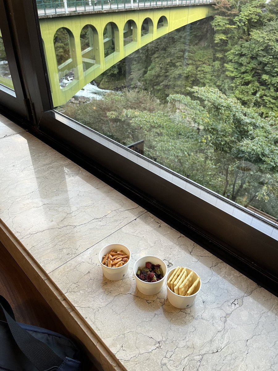 bachyoJP's tweet photo. 無料でお酒とおつまみ楽しめるの
最高じゃないか https://t.co/a4oSo23t15