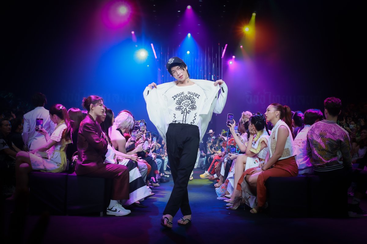 issuethailand's tweet photo. NEW ARRIVAL!
Runway Look / Set 2
BLAZER อิชชู่ไทยแลนด์ (White)
SLACK (Black)
ISSUE EYE01 T-shirt (White)
ISSUE crochet flipflop (Black)
ISSUE x Zudrangma Records cap (Black)
สอบถามเพิ่มเติม
LINE OA : https://t.co/OHnkRglqYX
#ISSUEAW23
#issuethailand
#ISSUEx789
#789DEBUTEGROUP https://t.co/3RSuyNc4v9