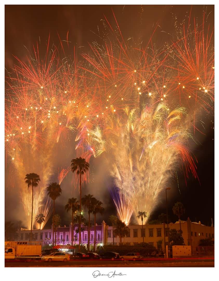 AndaresDel's tweet photo. EL SABER DE MIS HJOS HARÁ MI GRANDEZA.
Feliz 81 Aniversario, Universidad de Sonora.
Foto del recuerdo.

#universidad #universidaddesonora #sonora #81Aniversario #fuegosartificiales #largaexposicion #losandaresdelomar #acostaomar #almamater #Rectoria #edificiorectoria https://t.co/sSFrIpfilA