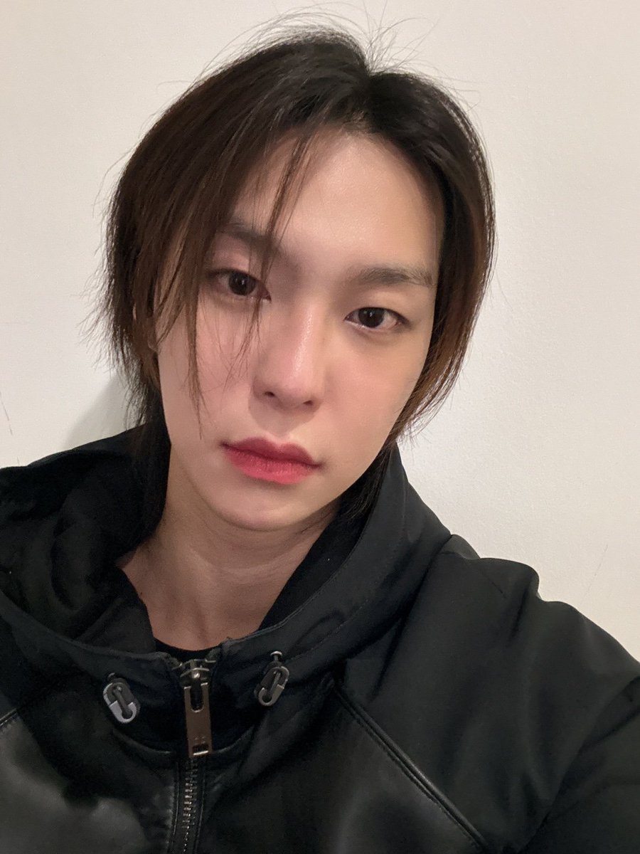 GHOST9OFFICIAL's tweet photo. 이신네컷

#SHIN #이신 https://t.co/pxzwH9Gou5