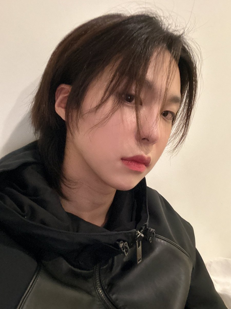 GHOST9OFFICIAL's tweet photo. 이신네컷

#SHIN #이신 https://t.co/pxzwH9Gou5