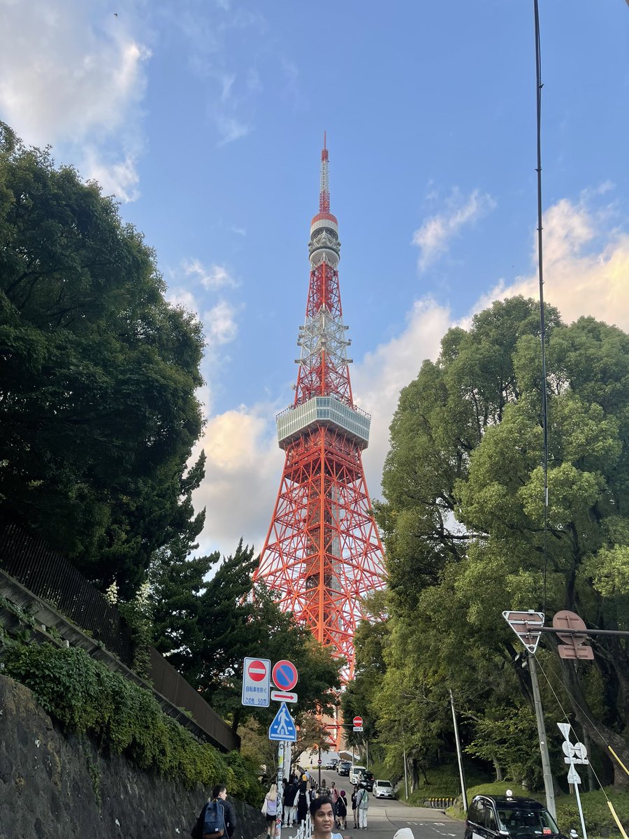 lemonlime_hh's tweet photo. 初めて東京タワーにきた。
ブラックピンクとverdyのポップアップみにきた。 https://t.co/rKZH8401sd
