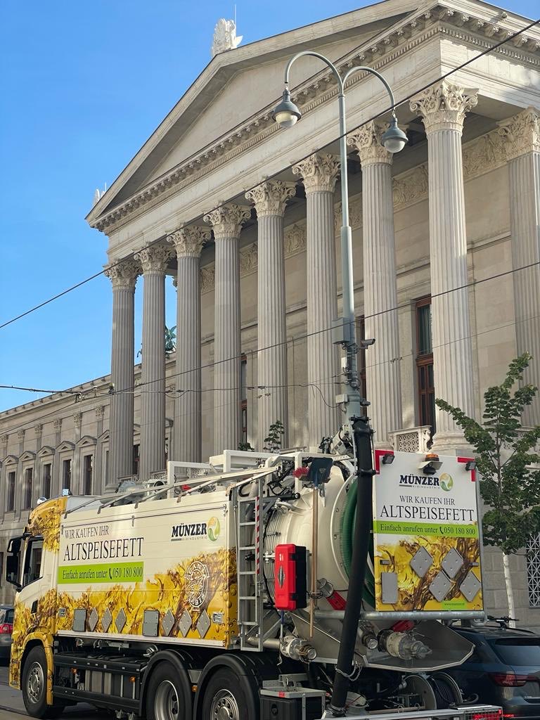 Harald Sigl (@haraldsigl) on Twitter photo Gerade dabei die 
#Energiewende voranzutreiben. Energie aus Abfällen. Abgeholt natürlich mit #B100. 
<a href="/lukas_hammer/">Lukas Hammer</a> das muss die Zielsetzung in der regionalen Entsorgung sein. Ist nämlich sofort umsetzbar und spart bis zu 95% THG ein. Gerade dabei die 
#Energiewende voranzutreiben. Energie aus Abfällen. Abgeholt natürlich mit #B100. 
<a href="/lukas_hammer/">Lukas Hammer</a> das muss die Zielsetzung in der regionalen Entsorgung sein. Ist nämlich sofort umsetzbar und spart bis zu 95% THG ein.