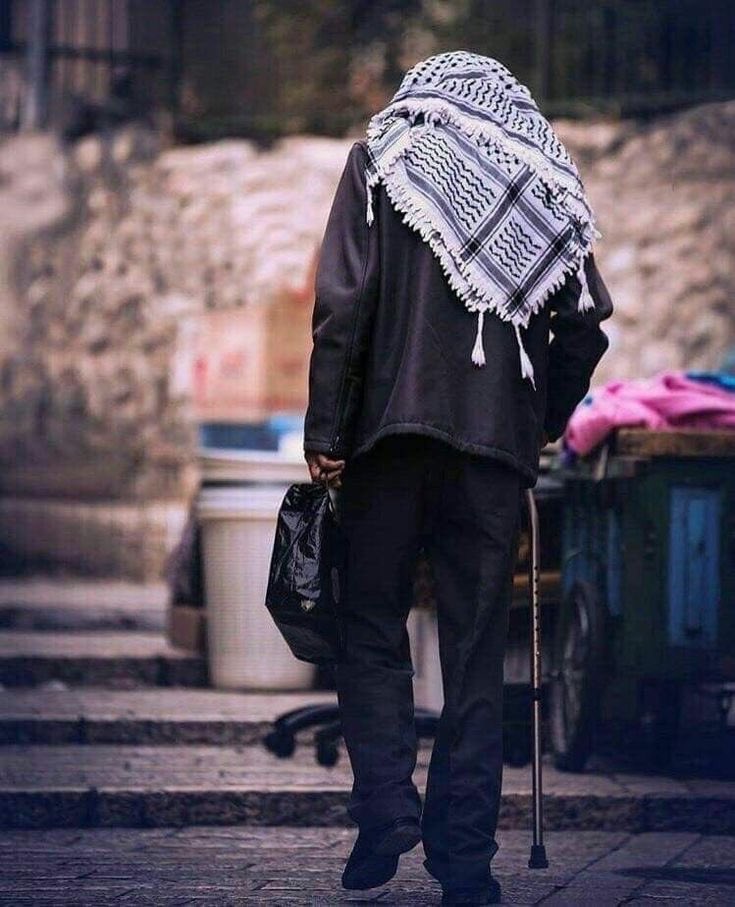 عَرَبيَّـة .. (@3rbih_) on Twitter photo .
قهرٌ وذلٌ وسفكٌ للدماءِ فلـن
يمضي هباءً فإنَّ الله ينتقمُ
سيأتيَ النصرُ طال الدهرُ أو قصرتْ
أيامهُ وعلى الكفارِ يضطرمُ !
..
لـِ <a href="/Rajih_AAH/">راجح عبدالله</a>
#غزة_تحت_القصف .
قهرٌ وذلٌ وسفكٌ للدماءِ فلـن
يمضي هباءً فإنَّ الله ينتقمُ
سيأتيَ النصرُ طال الدهرُ أو قصرتْ
أيامهُ وعلى الكفارِ يضطرمُ !
..
لـِ <a href="/Rajih_AAH/">راجح عبدالله</a>
#غزة_تحت_القصف