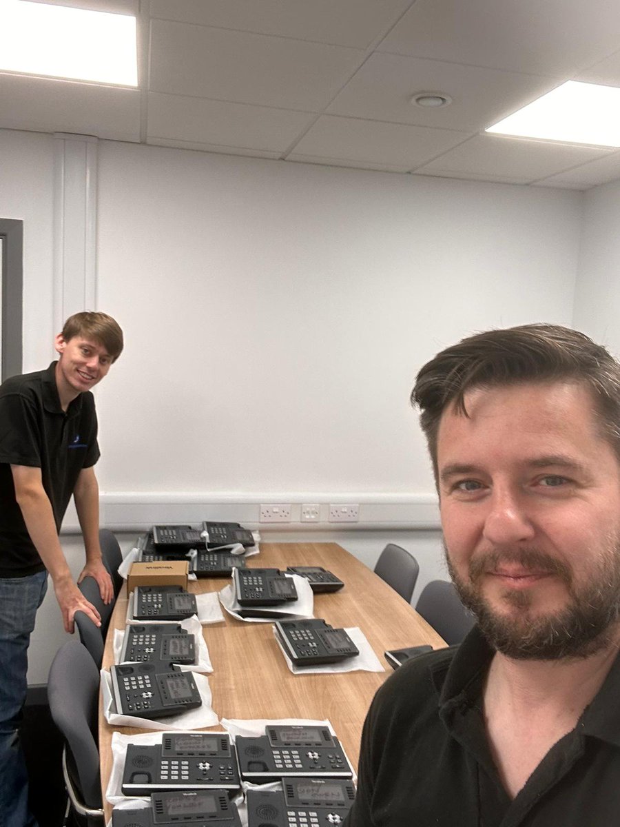 Phone system upgrade complete! Started with Toshiba PBX, now 800 Gamma Horizon users across 30 sites. 📞🚀 

Our models say it's a game changer, and our engineer Rob met some celebs! 🌟 

#AdaptiveComms #ThrowbackThursday #PhoneSystems #Horizon #Engineers