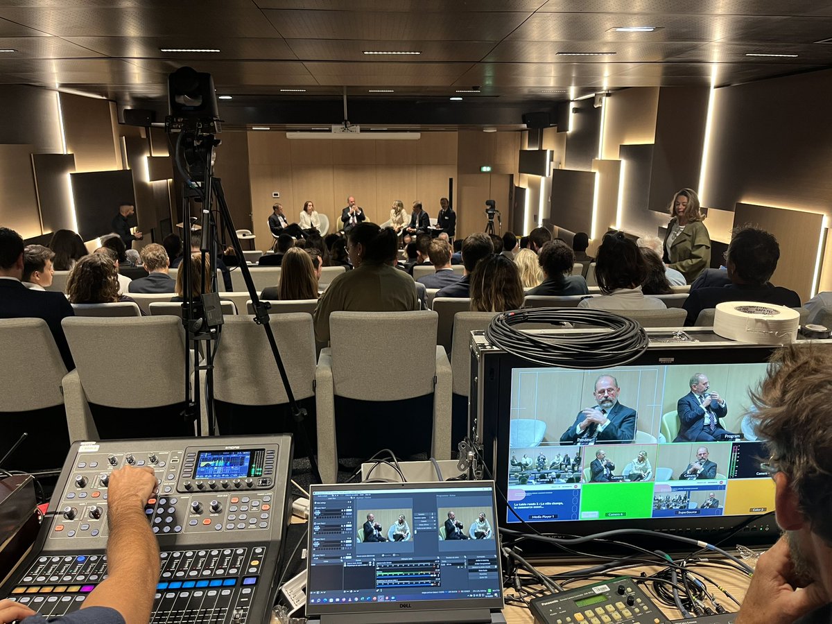 Invité, ce matin, de l’événement de <a href="/NTCities/">News Tank Cities</a> sur les centres-villes, intitulé : “Commerce et transition urbaine : comment concevoir de nouveaux modèles” (1/3)