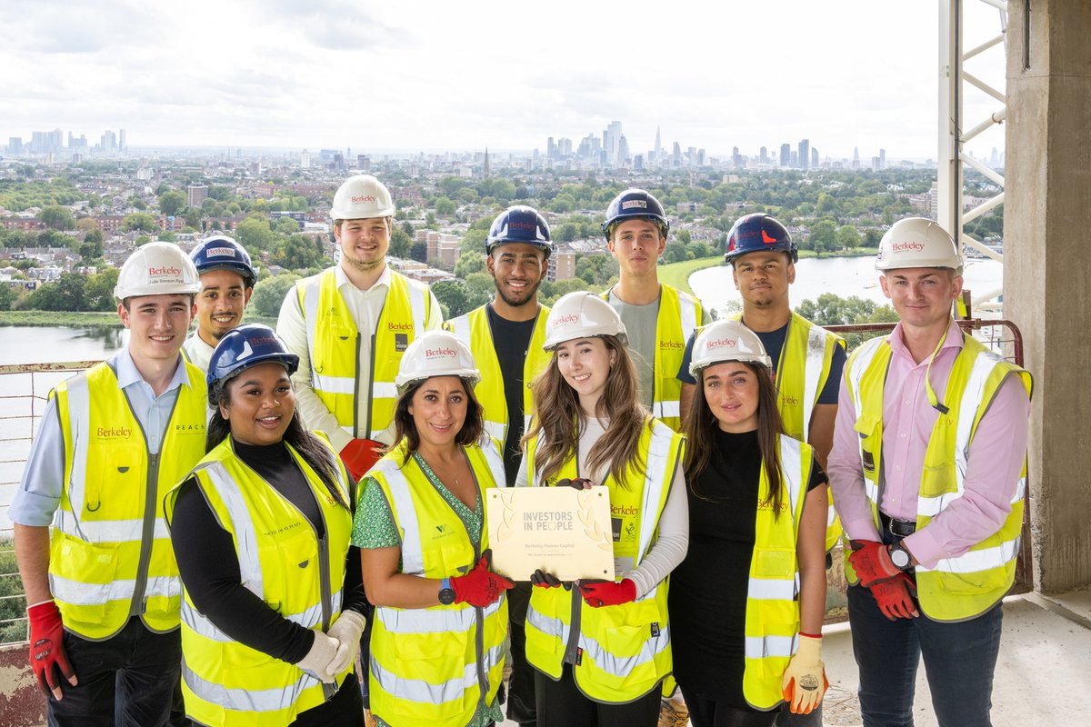 Congratulations to our Berkeley Homes Capital team who have been awarded Gold Accreditation by @IIP for its “high quality” work with #apprentices! Read more here: berkeleygroup.co.uk/news-and-insig… #ShapeTheFuture