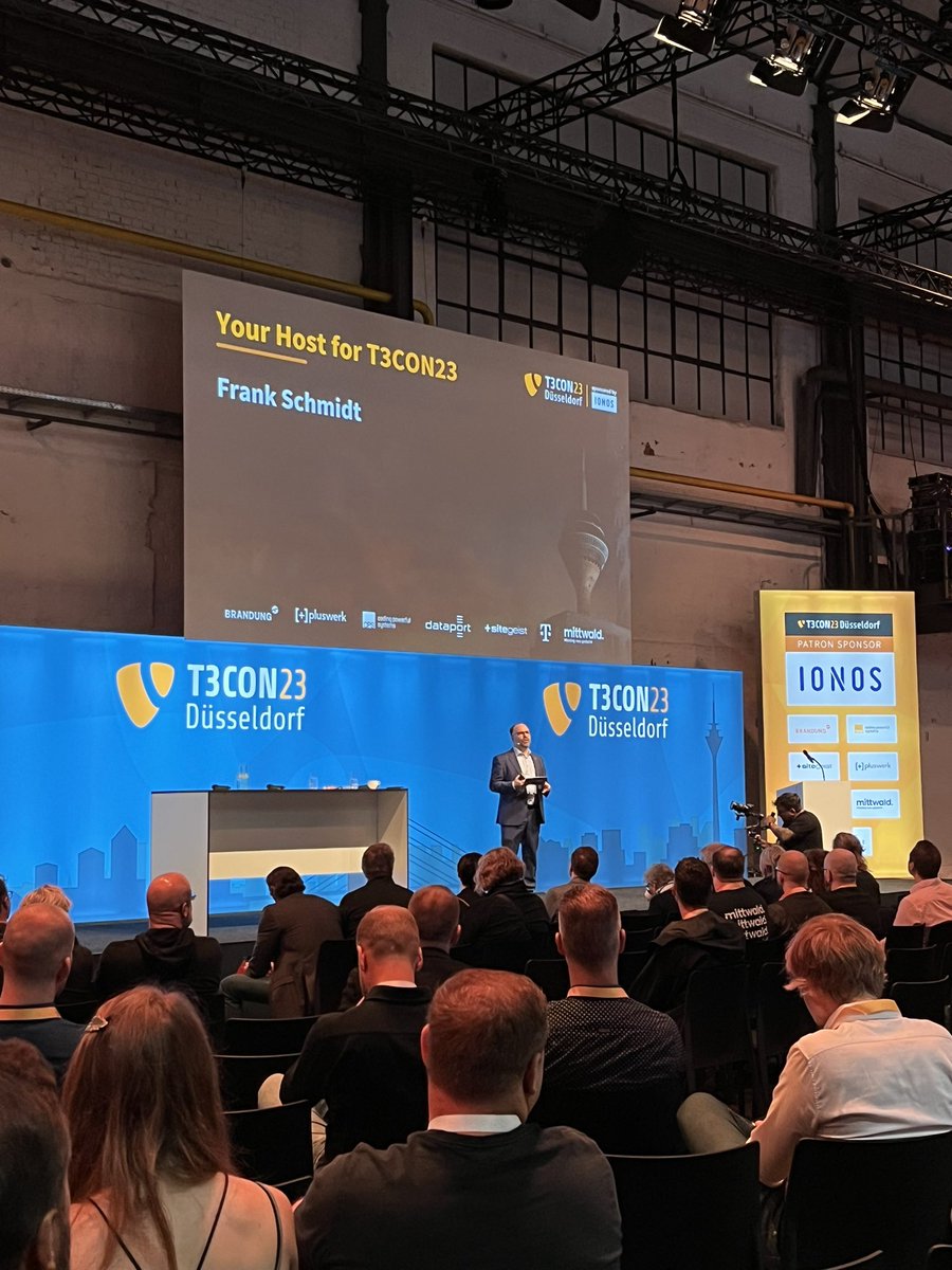 And we're ooooooooon 🧡🧡🧡🧡 #T3CON <a href="/typo3/">TYPO3 Project</a>