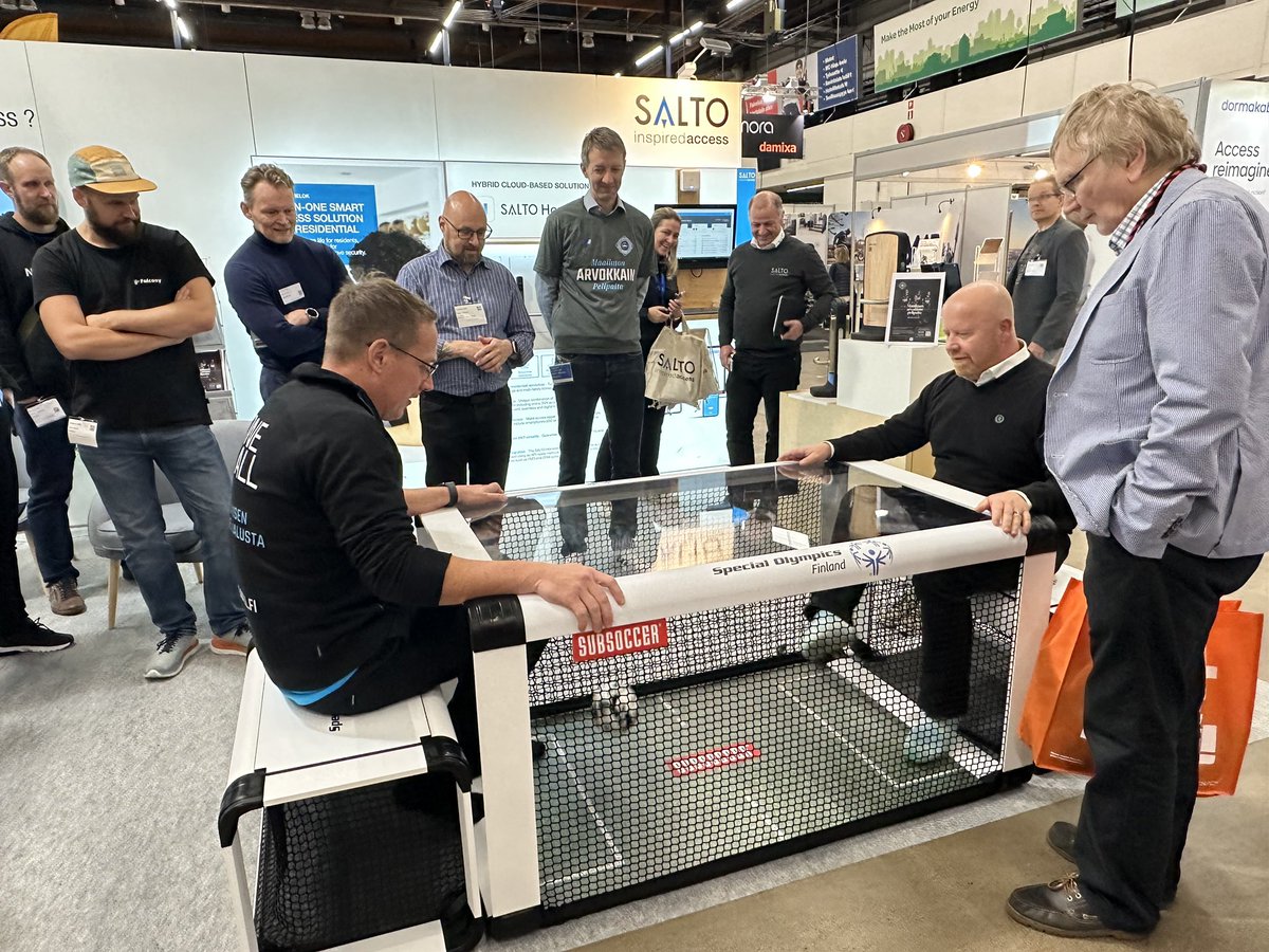 One4allOy's tweet photo. Olimme mukana tukemassa @FinnParalympic’ia @FinnSecSecurity messuilla @SaltoSystems’n isännöimässä Subsoccer-turnauksessa. Tutustu ja lahjoita sinäkin tärkeän asian puolesta 👉🏻https://t.co/BwW8J4xrml
#arvokkainpelipaita #subsoccer #hyväkiertämään https://t.co/2XNBywMf55