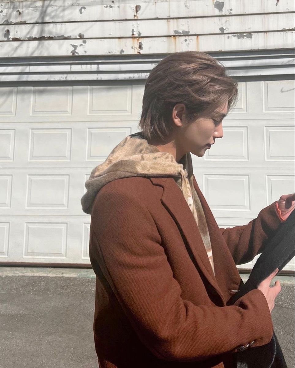 ㅤ    ͏͏

    ͏͏     ꒰ 陈｡꒱  SNS UPDATE ! ‧₊ 🛒 ⋅ 🍶
         2023年10月12日 —— 4:03 
               ﹆ location ⌕ disabled

        ❝  i didn’t need half the stuff
             that i got… woops ˙𐃷˙ ❞

    ͏͏    ͏͏