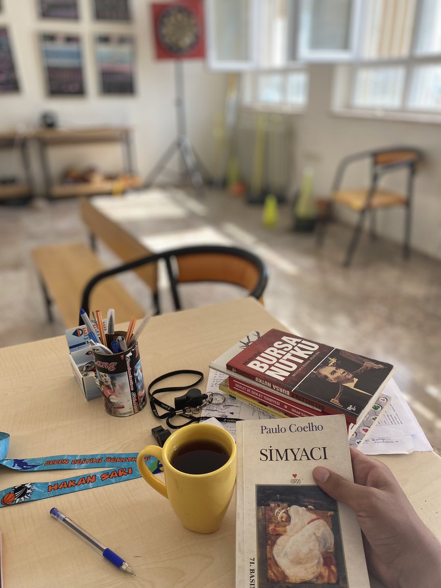 Zorlu bir KPSS maratonundan sonra  atanıp, okuyamadığın kitapları okumak, izleyemediğin filmleri izlemek, gezemediğin yerleri gezmek, ertelediğin ne varsa yapmak öyle güzel bir hiski çok özlemişim🥲