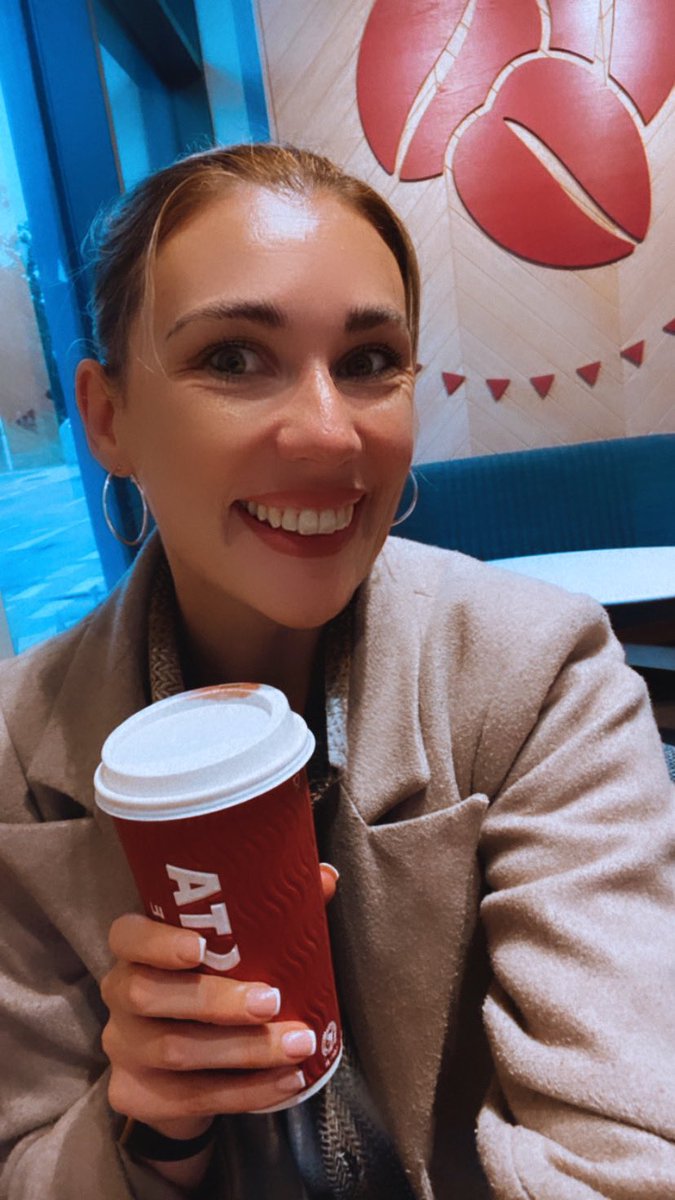Danielle86_'s tweet photo. I’ve managed to breakdown 🚘 just outside a Costa…☕️👏🏼
Call that skills or what! 😂🙈 https://t.co/qkv2TdNyWN