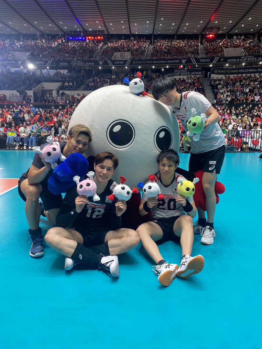 小川智大 日本代表応援Tシャツ2023 アシックス（ASICS）（メンズ、レディース）バレーボールウェア バレー