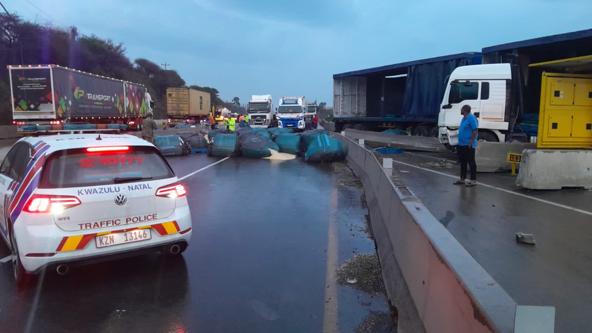 _ArriveAlive's tweet photo. What is covered by Goods in Transit / Cargo in Transit Insurance? https://t.co/GcCgx2UeLa #ArriveAlive #TruckInsurance #CargoInTransit
@SAPoliceService https://t.co/EvcuF4neDN