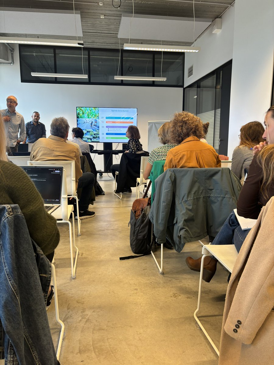 🚮♻️ Meeting about underground garbage containers: "It's like a dream come true," as expressed by my neighbor <a href="/ANeuzy/">Allan Neuzy</a> 😍