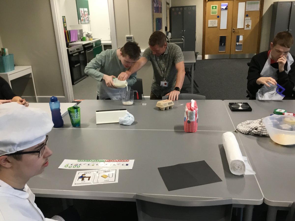 ExpLearningHub's tweet image. Our C&amp;amp;S students have been working on their independent living skills by measuring and weighing the ingredients then mixing everything together to make pancakes. Great job everyone and well done!