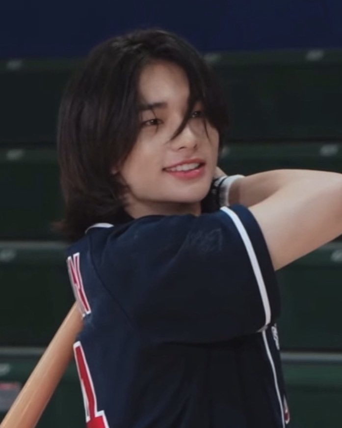 hyunesdior's tweet photo. Hyunjin is so pretty https://t.co/XlmZkKq5y6