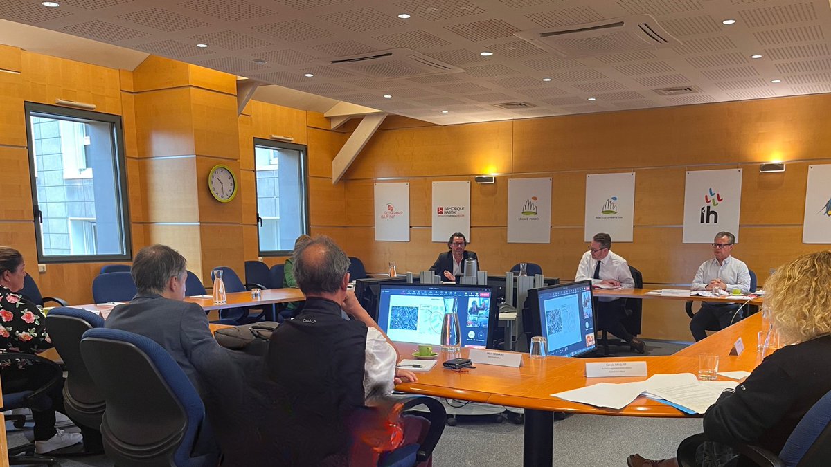 Ce matin, les membres du Conseil d'Administration <a href="/MancelleH/">Mancelle d'habitation</a> se sont réunis. Une matinée de travail pour faire le point sur :
🏢 les projets immobiliers, 💶 les budgets, 🟠🔵🟢🔴 la SAC <a href="/L4Hofficiel/">L4h</a>, 🤝 l'OFS du Grand Ouest avec le modèle #BRS (Bail Réel Solidaire)