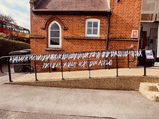 haringeycouncil's tweet image. As part of our efforts to raise awareness &amp;amp; show support this #BabyLossAwarenessWeek, we have worked with the North &amp;amp; East London branch of the #Sands charity to create a ribbon display at The Rockery in #PrioryPark.

There's another display at St Andrew's Church in #MuswellHill.