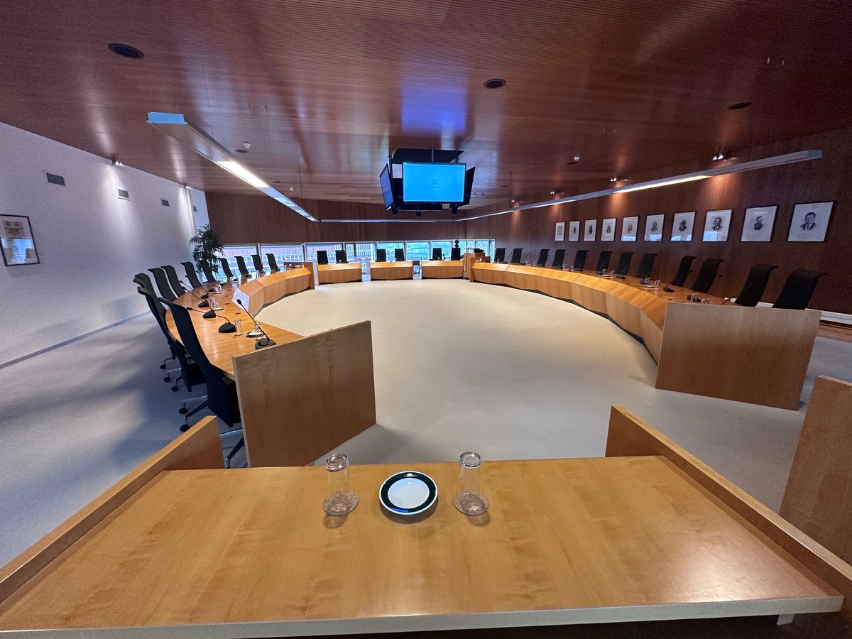 Vanavond vergadert de commissie Bestuur om 20:00 uur in de Raadzaal van het stadhuis. Benieuwd naar de agenda of de vergadering live volgen? Klik hier: ijsselstein.raadsinformatie.nl/vergadering/10…