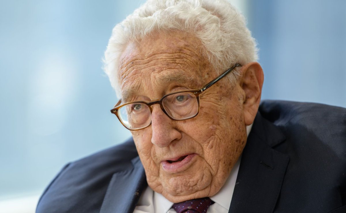 joods's tweet photo. 🔴 #HenryKissinger reageert op de beelden van Arabische migranten in Duitsland die de aanval van Hamas op Israël vierden:
"Het was een ernstige fout om zoveel mensen van een volledig andere cultuur en religie en met andere opvattingen binnen te laten, omdat het een drukgroep creëert binnen elk land dat dit doet."